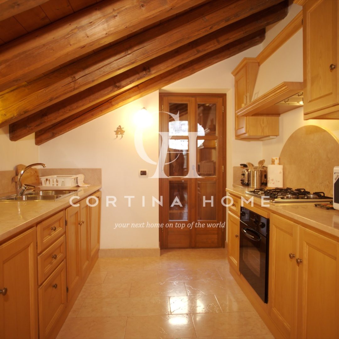 cortina_home_mansarda_vista_pelmo_02