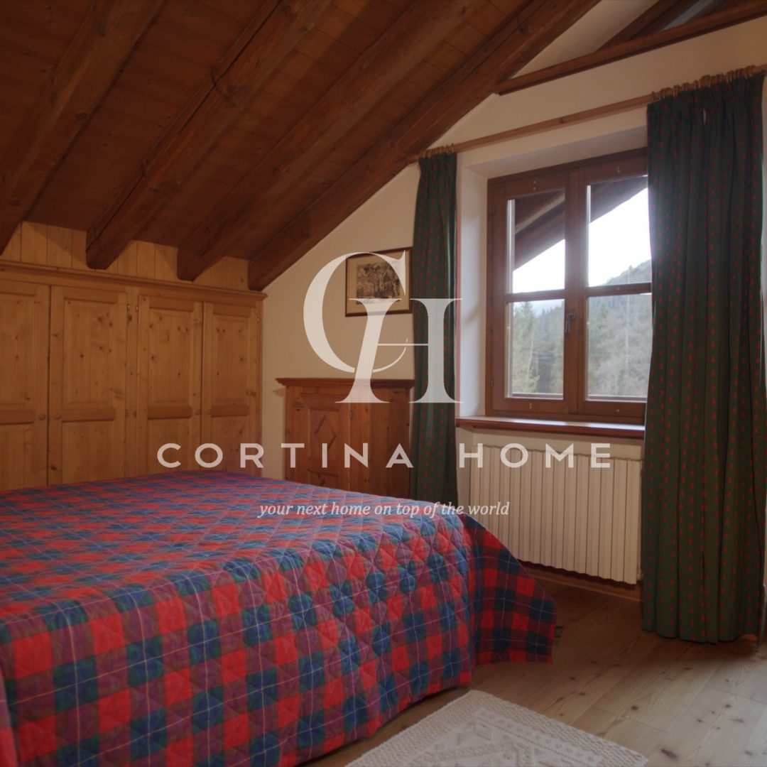 cortina_home_mansarda_vista_pelmo_03