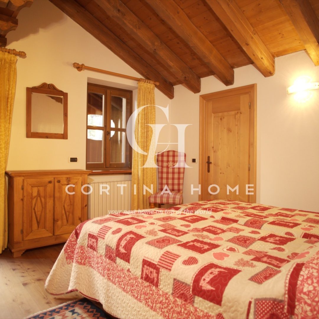 cortina_home_mansarda_vista_pelmo_04