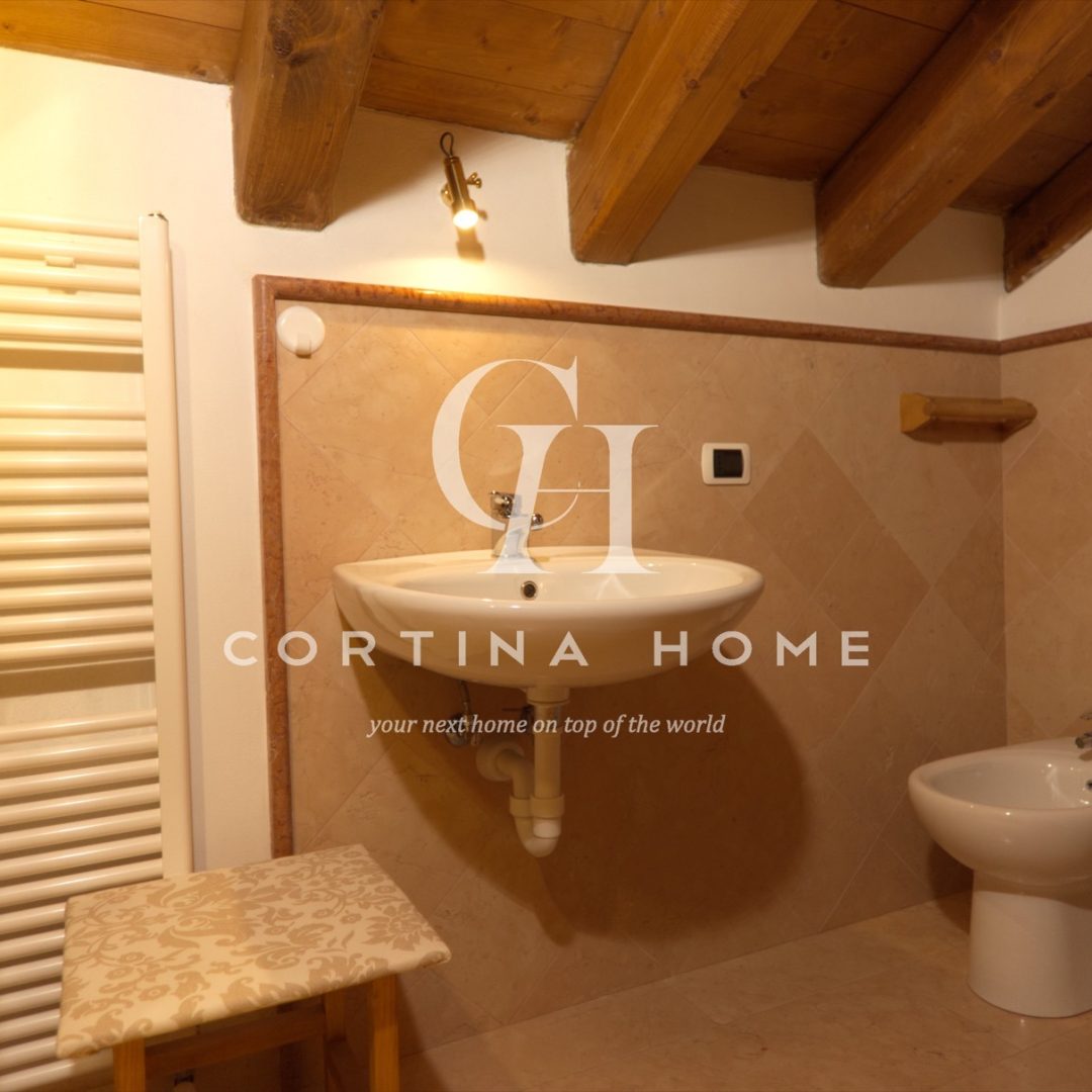 cortina_home_mansarda_vista_pelmo_05