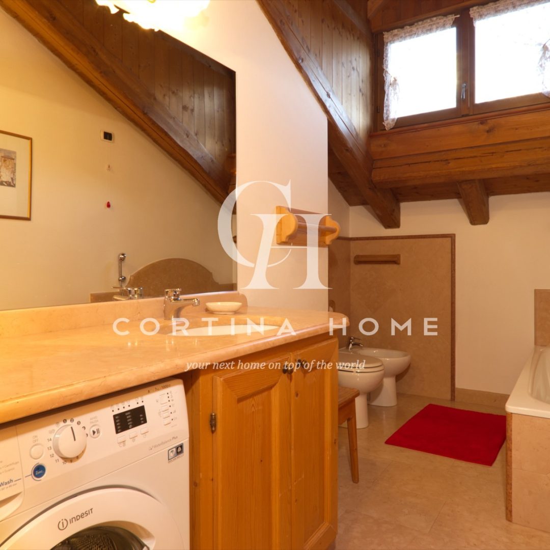 cortina_home_mansarda_vista_pelmo_06